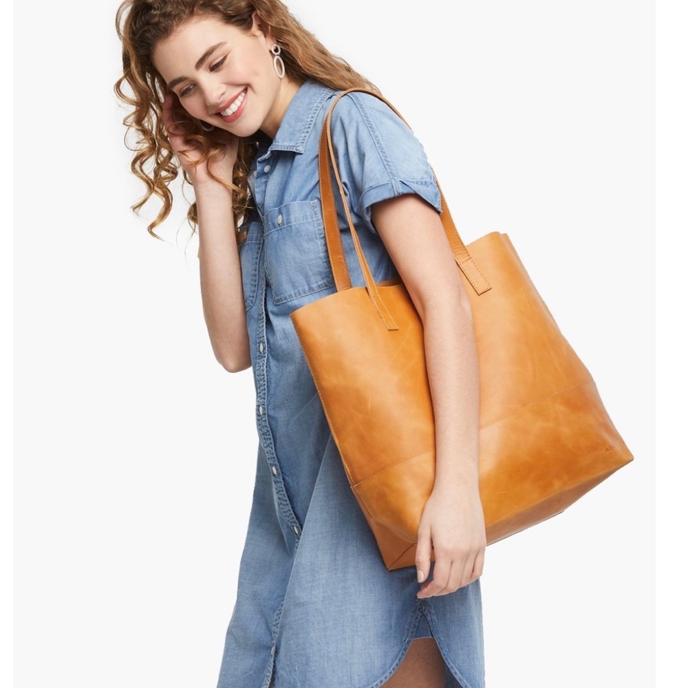 Classic tote (black)